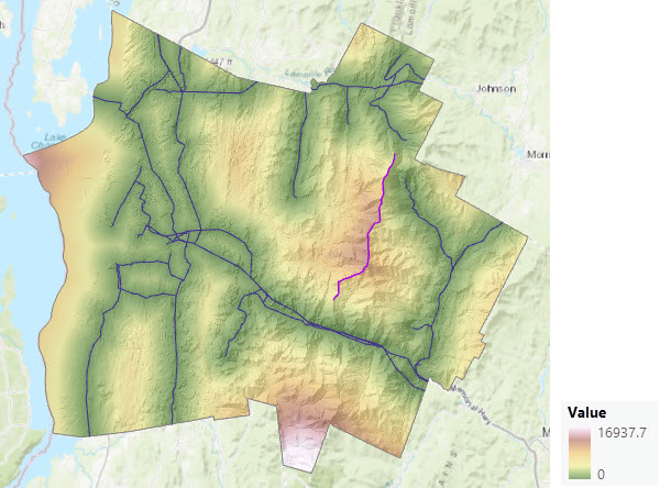 Carte de la distance en ligne droite ajustée pour contourner la crête